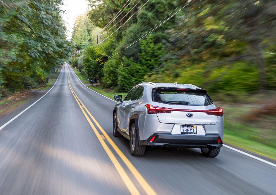   Lexus UX250h 2018 года  (NA) (фото 36 из 40)